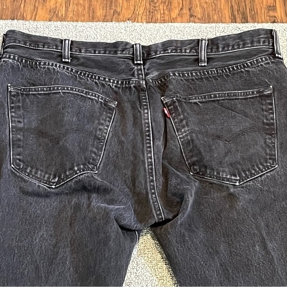 Levis Jeans Mens 40x32(31) Black 501 Straight Regular Button Fly Denim - Picture 9 of 10